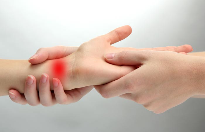 درد مچ دست می تواند ناشی از ۷ عارضه پزشکی باشد